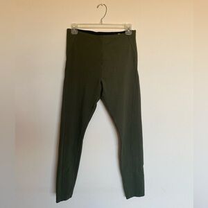 Lyssé Green Leggings Size Medium